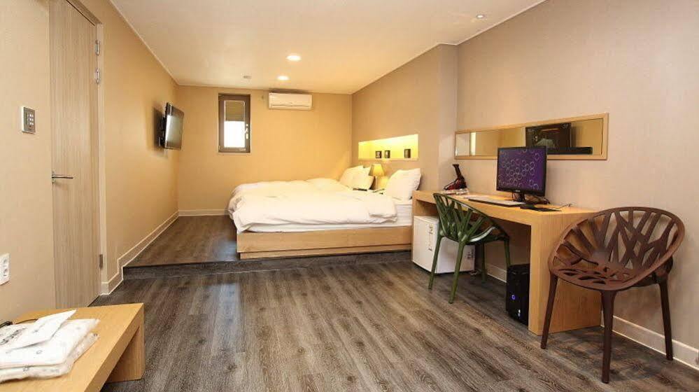 Mini Hotel 141 Кёнджу Экстерьер фото